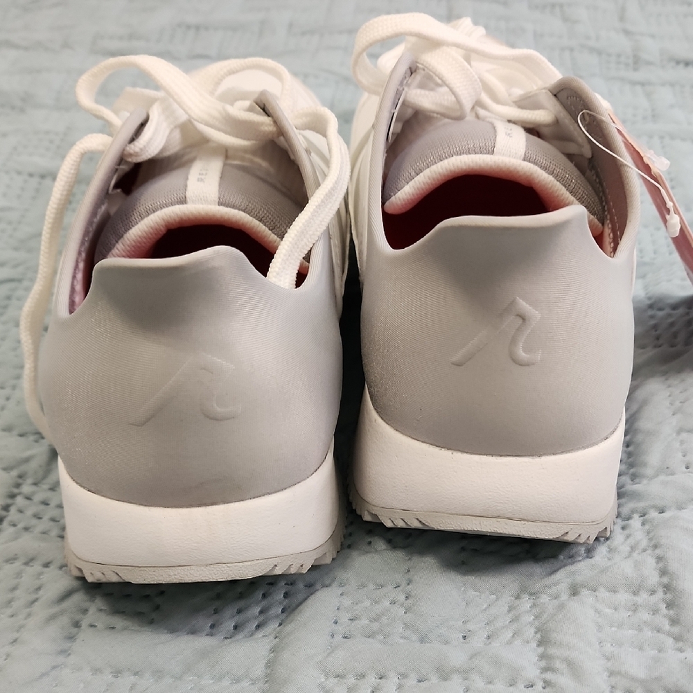 Redvanly Men’s White Athletic Sneakers with Gray Accents - Picture 8 of 10